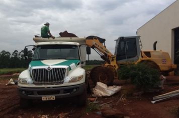 Prefeitura realiza transporte de vidros da coleta seletiva para São Paulo