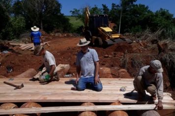 Coordenadoria Municipal de Obras Públicas realizada reforma de uma ponte do 