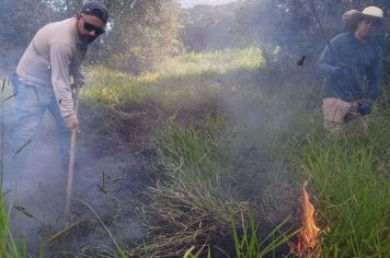 Defesa Civil de Taquarituba age rapidamente evitando desastre em mata fechada após incêndio criminoso