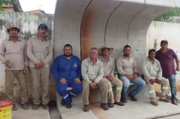 Taquarituba Avança com Novos Pontos de Ônibus de Concreto!