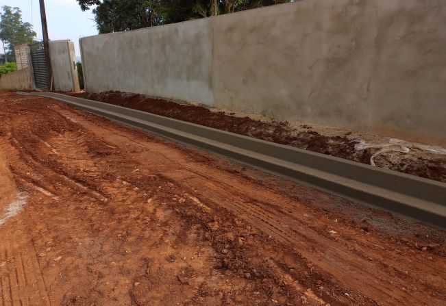 Prefeitura de Taquarituba investe na melhoria da infraestrutura do bairro Porto Taquari com colocação de lajotas e reparos pontuais