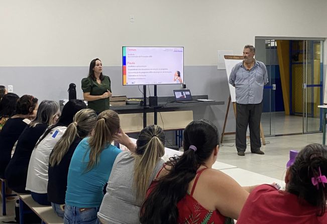 Professores da pré-escola municipal iniciam capacitação em Projeto Leitura e Escrita na Educação Infantil