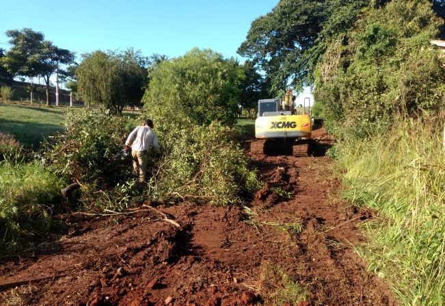 Prefeitura inicia limpeza do ribeirão Lajeado 