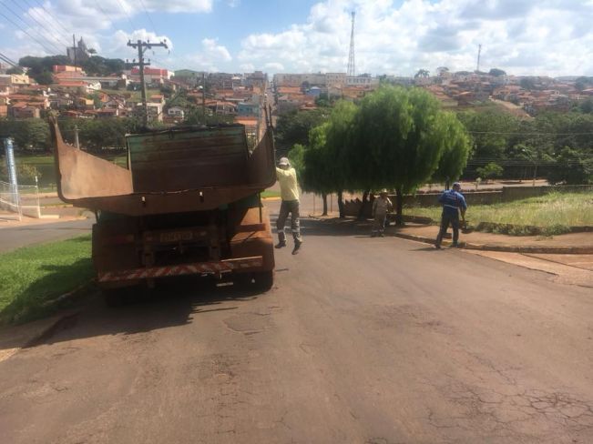 Coordenadoria de Obras Públicas realiza tapa Buracos