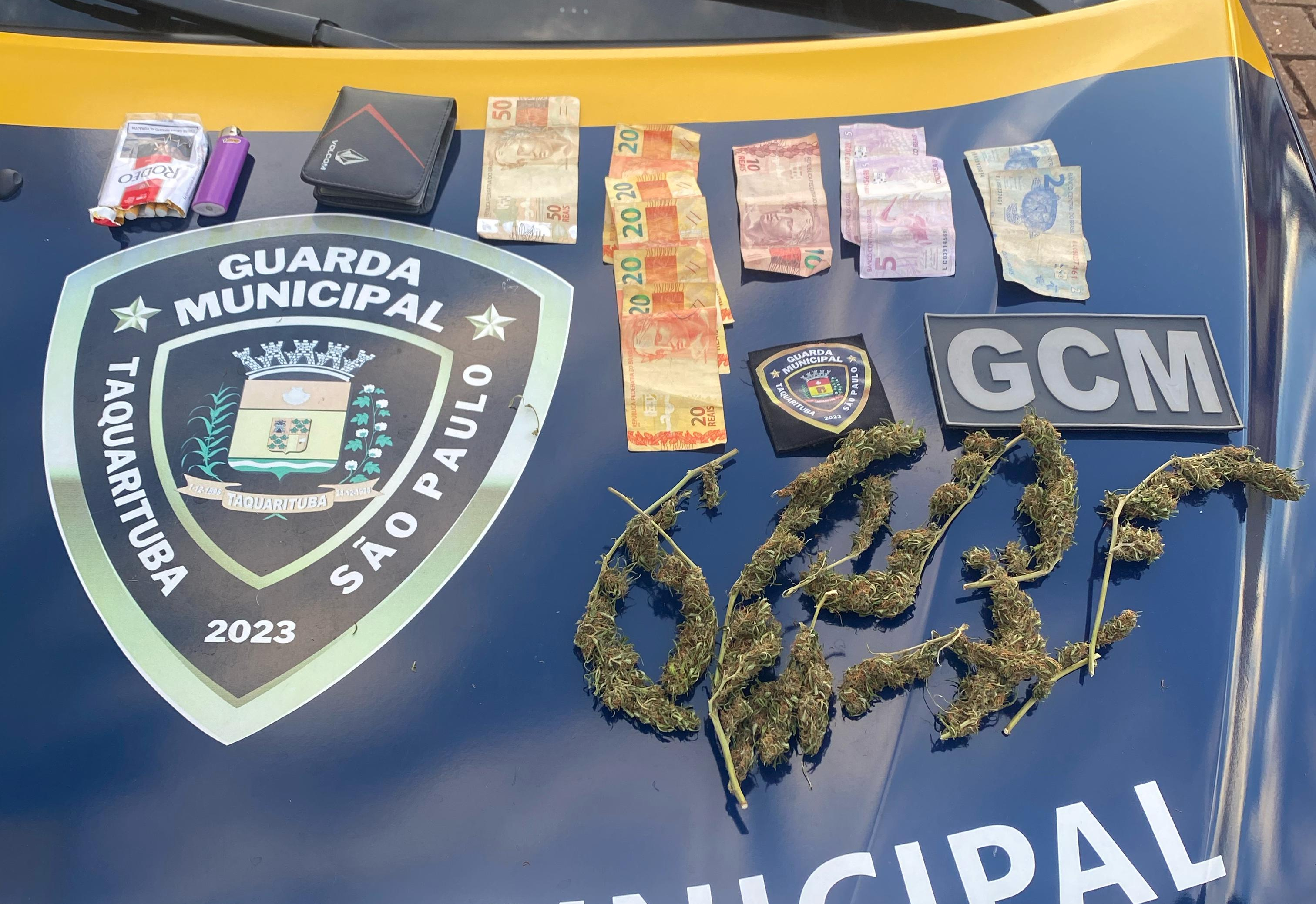 GCM de Taquarituba detém suspeito de tráfico de drogas após perseguição